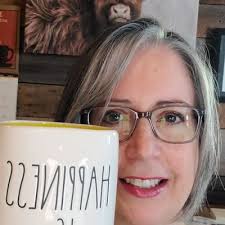 Elizabeth Nardella (@croppingdiva)