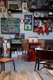 .bricolage, issus des quatre coins de wallonie et de bruxelles, s'affrontent à coups de pinceaux et de rouleaux à tapisserie sous le regard expert de valérie l'enjeu est double : La Tete Dans Le Fut Joue Les Tours Restaurant Bewertungen Telefonnummer Fotos Tripadvisor