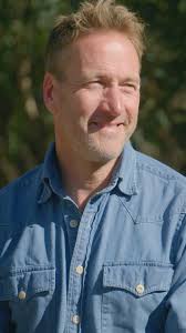 Imagine not wearing shoes for 18 years! That's the reality for Nara, and  not everyone in mainstream society approves. Ben runs barefoot to catch up  with the man himself 👣, Watch