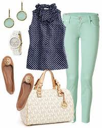 Haki yeşil çok koyu bir renktir. Su Yesiline Uyumlu Renkler Tarz Kadin