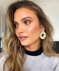 Carla Dyson On Instagram The Beautiful Evie Sharon I M Obsessed With Using Hourglasscosmetics Ambient Light Bronzers Beauty Makeup Beauty Summer Makeup