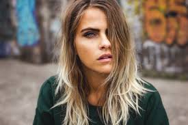 214 kundenbewertungen, preise,.finden sie frisuren in ihrer nähe, indem sie ihren standort teilen oder adresse, ort, bundesland oder postleitzahl eingeben. Sarah Mangione Portrait Female Looking Like Caradelevigne Youtube Portrait Urban Streetstyle Lightroom Portrai Haarfarben Frisur Ideen Fotografie