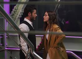 The romantic moments they experienced in the first promotion, where the attraction between cem and leyla gradually increased, draws attention. Cam Tavanlar Season 1 Episode 1 Dizilah