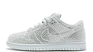 An example is the latest collaboration with cactus plant flea market, one of the hottest brands at the moment, given the various collaborations it is making the two pieces are undoubtedly essentials for summer, the release is scheduled for may 7th on the cdg website and soon in the stores, at a price. Cactus Plant Flea Market X Nike Dunk Low Swarovski Crystals Where To Buy Cz2670 001 The Sole Supplier