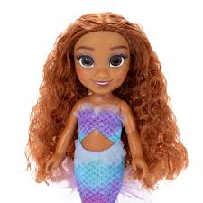 Amazon.com: Disney The Little Mermaid Ariel and Sisters Petite Doll Set,  Includes (7) Dolls! Each Doll Comes with a Seashell Brush, Each Dressed in  Their Signature Outfit & Hairstyles : Toys &
