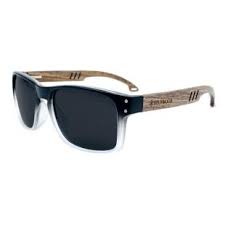 These entourage of 7 sunglasses were worn by the greats of the earth. Ray Ban Sunglasses Worn By An Italian Photographer Ottavio Taddei As Seen In Ford V Ferrari Spotern