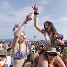 The reason for its controversy stems from the fact that its target audience found its plot to be pointless, even though that was the point. Spring Break Spi Springbreakspi Twitter