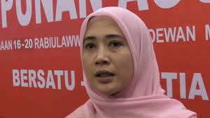 Dira abu zahar is a famous movie actor. Rakan Artis Anggap Dira Abu Zahar Sudah Mati Murai My