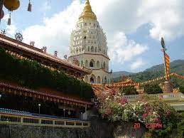 Kek lok si temple history. Kek Lok Si Tempel Aktivitaten 2021 Viator