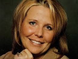 Dana Gogan's Instagram, Twitter & Facebook