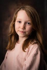 ⭐️Intressekoll⭐️ Snart drar skolorna igång vilket också brukar betyda  skolfoto-dags =) Förra året erbjöd jag en variant av "skolfoto" hemma i min  studio i Sjuntorp. Jag tänkte kolla om intresset finns även