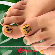 Many people do it on their own or visit renowned shops to have their nail arts. Best Toe Nail Art Ideas For Every Season Pedicure Designs Toenails Summer Toe Nails Toe Nail Designs Clara Beauty My