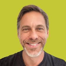 Daniel Lindenberg's Instagram, Twitter & Facebook