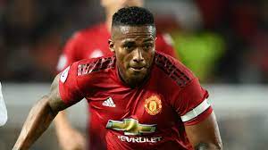 Enner remberto valencia lastra (born 4 november 1989) is a ecuadorian footballer who plays for fenerbahçe as a forward. Valencia Sosyal Medyadan Itiraf Etti