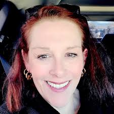 Is it fair for a man to expect his wife to do all the household chores if  he's the sole breadwinner?