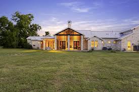 Richmond city boundaries are joined on one hand with sugar land and with the city of rosenberg. Modern Farmhouse In Richmond Texas Farmhouse Exterior Houston By Purser Architectural Houzz