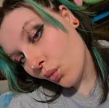 Where do you get art work and sculptures from? That part of the museum is  empty! Is it only the dodgy fox that sells them