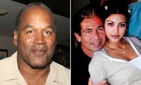 تحدث أو جي سيمبسون ورفض عرض كيم كارداشيان لشراء الكتاب المقدس بخط اليد  والده الراحل روبرت كارداشيان الأب مقابل 15000 دولار، قائلا إنه مجرد كتاب  متوسط. يمكنني أن أفعل أشياء أفضل... شاهد