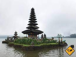 Elsewhere there are smaller water temples dedicated to each subak (irrigation association / you … Pura Ulun Danu Bratan Beeindruckender Wassertempel In Balis Bergen