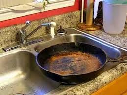 Cast Iron Pots Are Great To Cook With And Easy To Maintain If You Know How To Do It There A Few Ways Of Taking Cast Iron Cleaning Cast Iron