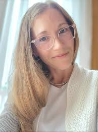 I'm Not Looking for Superhumans, Just Ordinary People with Big Dreams” 🌟  Do you know what inspires me the most about my work? It's that it's  designed for EVERYONE—ordinary people who have