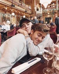 Felix Sandman Benjamin Ingrosso Tror Du Att Han Bryr Sig Benjamin Ingrosso On Instagram Me N This Little Guy Just Sold Platinum On Our Song Tror Du Att Han Bryr Sig Benjamin Ingrosso Guys Eurovision Song Contest