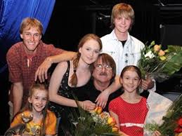 Jakub vágner se stal jedním z nejznámějších českých rybářů a držitelem několika světových výlety k vodě si užívala jeho někdejší přítelkyně jana krajlová, se kterou se seznámil v roce 2010 na. Tata Se Mnou Leta Nemluvil Prozradil Rybar Jakub Vagner Idnes Cz