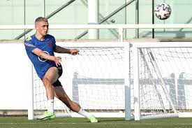 Many have likened his hairstyle to a. Phil Foden Has A New Hairstyle Ahead Of Euro 2020 Inspired By Gascoigne Or Eminem