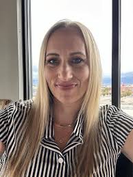 What are safe neighborhoods and good schools in the Redlands area for a  family relocating for a professor position at California State University,  San Bernardino?