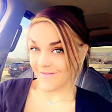 What kind of snacks do y'all eat at work? I packed something healthy today.