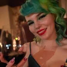 They say that a Summer Haze Half Dozen and a little sunshine won't solve  all of your problems. They're wrong. ☀️