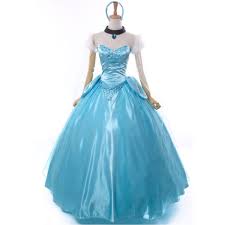 L'avantage est que les idées ne manquent pas. Costume Femme Cendrillon