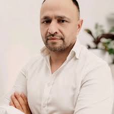 Adjusting design projects for budget constraints