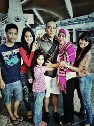 Sabrina binti ali dad khan (lahir 26 jun 1980) merupakan seorang pelakon wanita malaysia, terkenal dengan peranan di televisyen dan filem. Farhanna Qismina On Twitter Http T Co 0it63to5