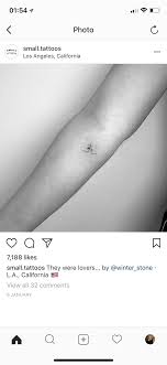 Black And White Kiss Tattoo Pin By Eyko On Tattoos Stone Tattoo Small Tattoos Elegant Tattoos