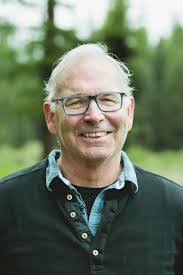 Steve Farrell's Instagram, Twitter & Facebook