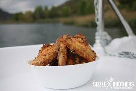 Maybe you would like to learn more about one of these? Chicken Wings Vom Gasgrill Smoke Auf Geflugel Geil