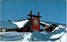La comodidad y calidez en un entorno natural único en el mundo. Mammoth Lakes Ca California Jerry Buss Sierra Nevada Inn C1970s Postcard Hippostcard