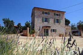 Nice Price Familienfreundliches Ferienhaus Nur Wenige Minuten Vom Meer Bei Porec Istrien Kroatien Istrien Pur Istrien Ferienhaus Ferien