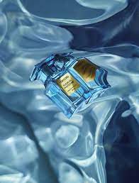 pin by yui yanobu on 产品kv静物展示 perfume fragrance photography perfume photography