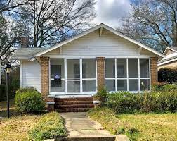 1054 N 1st Ave Laurel Ms 39440 Little Dream Home Renting A House Building A House