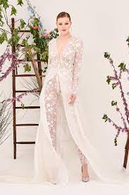 Tutte le tendenze per rompere con la tradizione | abiti da sposa. Abiti Da Sposa Particolari Tutte Le Tendenze Per Un Abito Da Sposa Che Spezzi Con La Tradizione