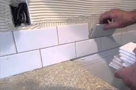 Looking For Kitchen Backsplash Installation Mccarran Handyman Services Specializes In Kitche Protector Contra Salpicaduras Cocinas Azulejos Cocina De Concreto