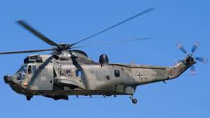 pin by le sknr on flight or fight military helicopter helicopter aircraft