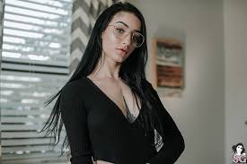 I haven't seen a lot of people with truly black hair and blue eyes (my kryptonite). Hd Wallpaper Models Black Hair Blue Eyes Girl Glasses Long Hair Tattoo Wallpaper Flare