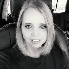 Paula Barden's Instagram, Twitter & Facebook