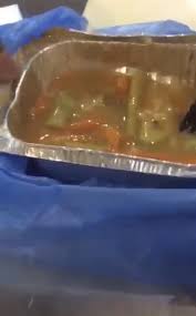 صراصير داخل وجبة مطعم شهير بمكة و الأمانة تغلق جميع فروعه فيديو وصور صحيفة تواصل الالكترونية