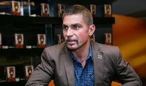 Ambrus attila, vagyis a viszkis rabló a kilencvenes évek legendás figurája. Velvet Helyszinelo Ma 20 Eve Hogy Elfogtak A Viszkist