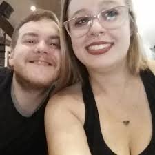 Who can provide local sitting services in Everett, Pennsylvania?