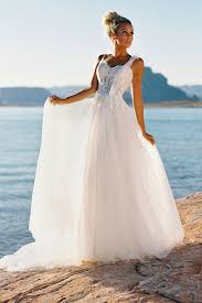 Gowns from anna campbell, rue de seine, lovers society, theia couture, rachel gilbert, hera couture and wedding dresses from some of the best known names now available in adelaide. F180 Samantha Wilderly Bride Wedding Dress Adelaide Bridal Emporium